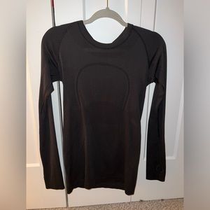 Black Long Sleeve Lululemon Swiftly Tech